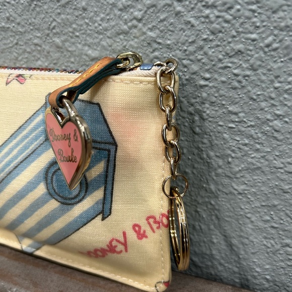 Authentic Dooney & Bourke Wristlet & Key Chain Wallet - Picture 6 of 7